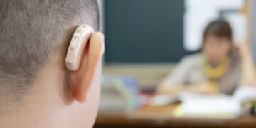 Les avantages des appareils auditifs contour d'oreille (BTE) pour une meilleure audition