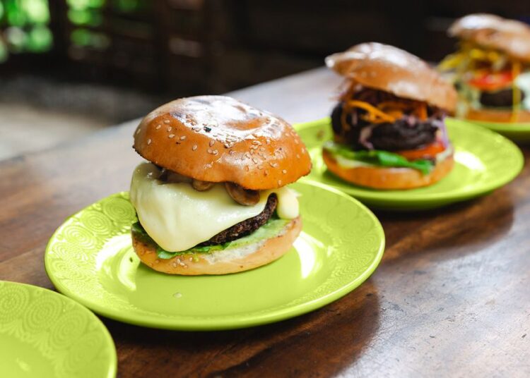 Inférieur de cholestérol lié à passer à des alternatives de viande à base de plantes