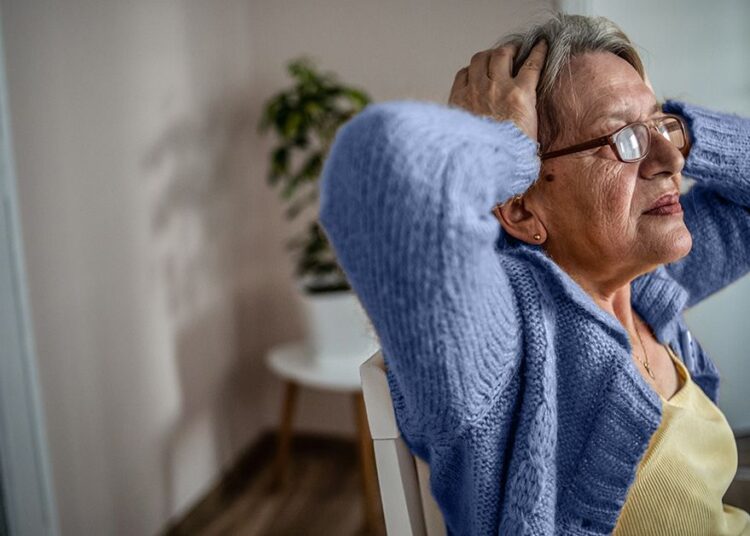Les niveaux B12 inférieurs et supérieurs peuvent être liés aux problèmes cognitifs chez les personnes âgées