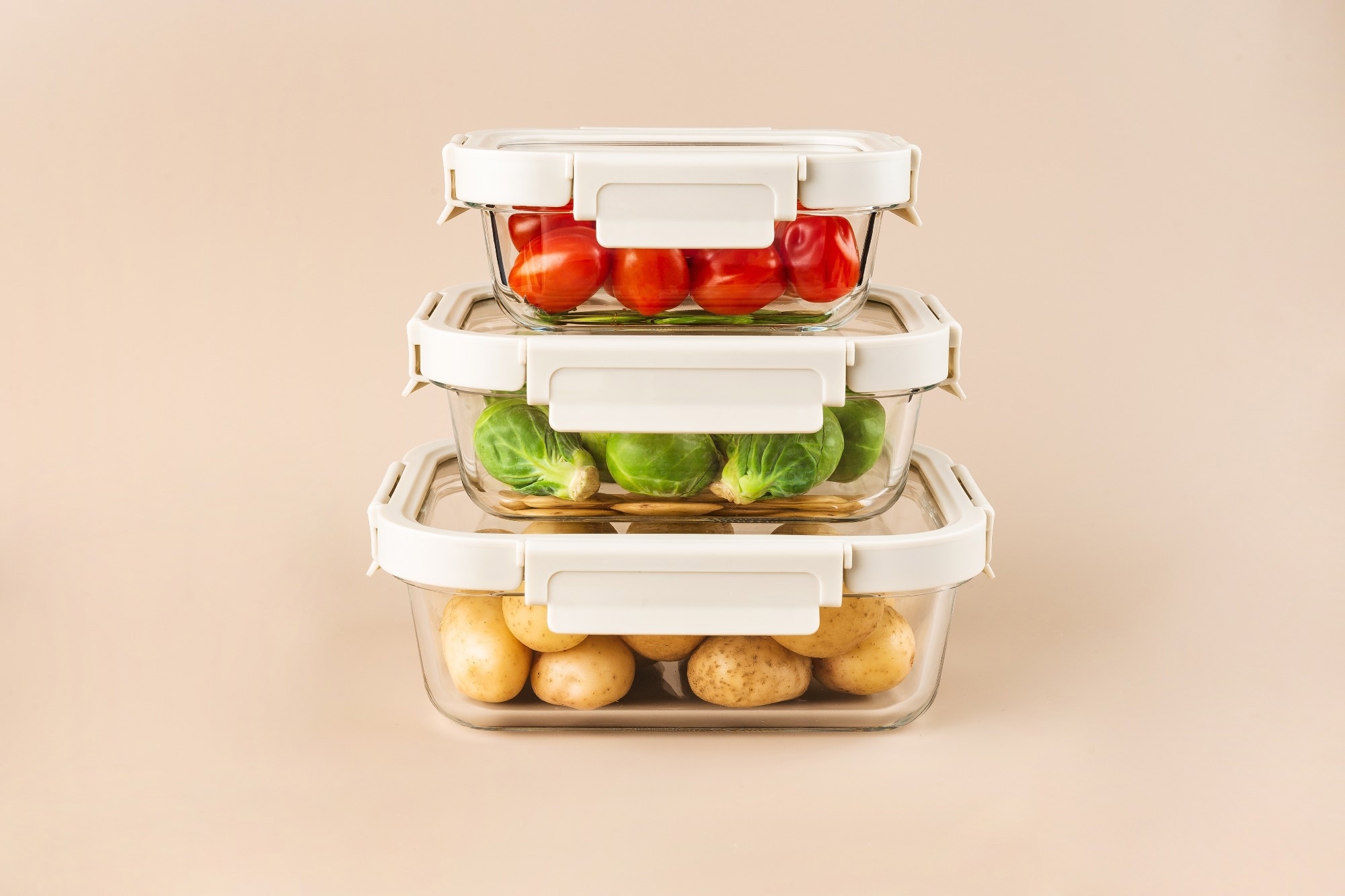 Research: Plastics in human diets: development and evaluation of the 24-h Dietary Recall — Plastic Exposure and the Dietary Plastics Score. Image Credit: Elena_E / Shutterstock