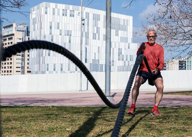 L'entraînement en force pourrait aider les personnes âgées à surmonter l'insomnie