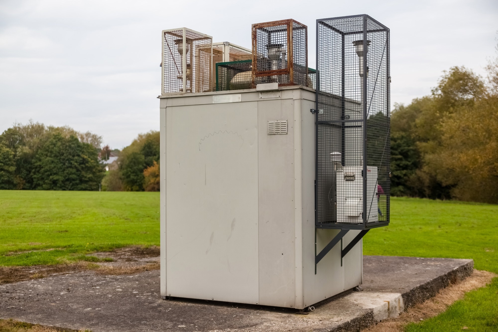 ​​​​​​​An air quality monitoring station - Study: Identifying air quality monitoring deserts in the United States. ​​​​​​​Image Credit: Chemival / Shutterstock