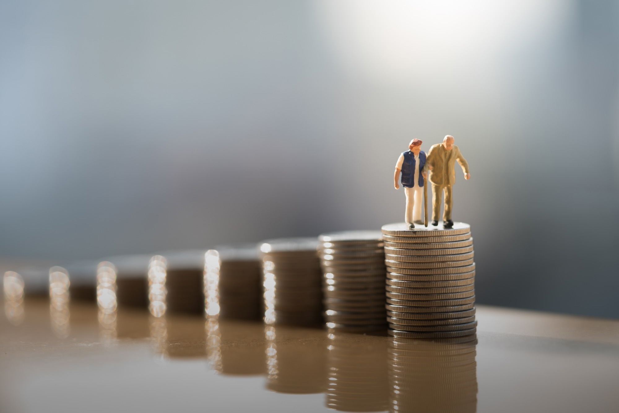 Study: Association between Wealth and Mortality in the United States and Europe. Image Credit: Khongtham / Shutterstock