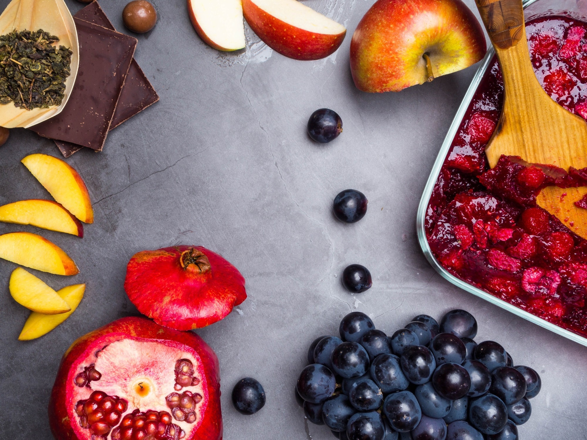 Study: Associations between flavonoid-rich food and flavonoid intakes and incident unhealthy aging outcomes in older United States males and females. Image Credit: DIVA.photo / Shutterstock