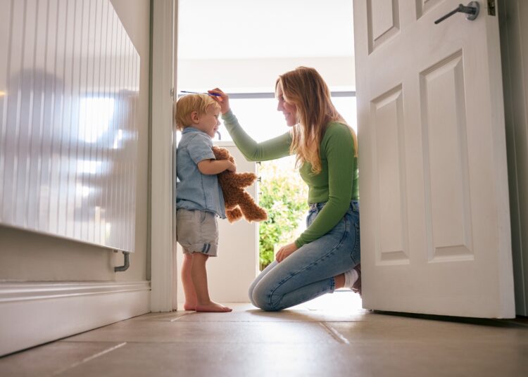 Study: Early life growth is related to pubertal growth and adult height – a QEPS-model analysis. Image Credit: Monkey Business Images / Shutterstock