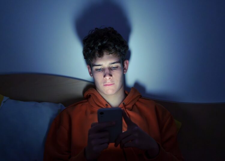 Study: Smartphone use, wellbeing, and their association in children. Image Credit: Javier Bermudez Zayas / Shutterstock