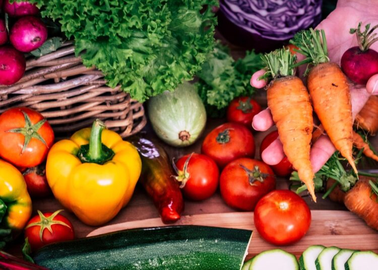 Study: Association of a newly proposed dietary index for gut microbiota with phenotypic age acceleration: a cross-sectional study of NHANES 1999–2018. Image Credit: simona pilolla 2 / Shutterstock