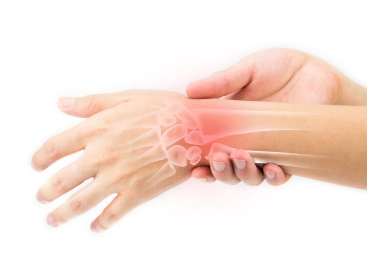 Study: Overuse injury induces persistent behavioral declines that correlate with higher IL-6 expression in the affected musculoskeletal tissues, circulation, and brain. Image Credit: SoftSheep / Shutterstock