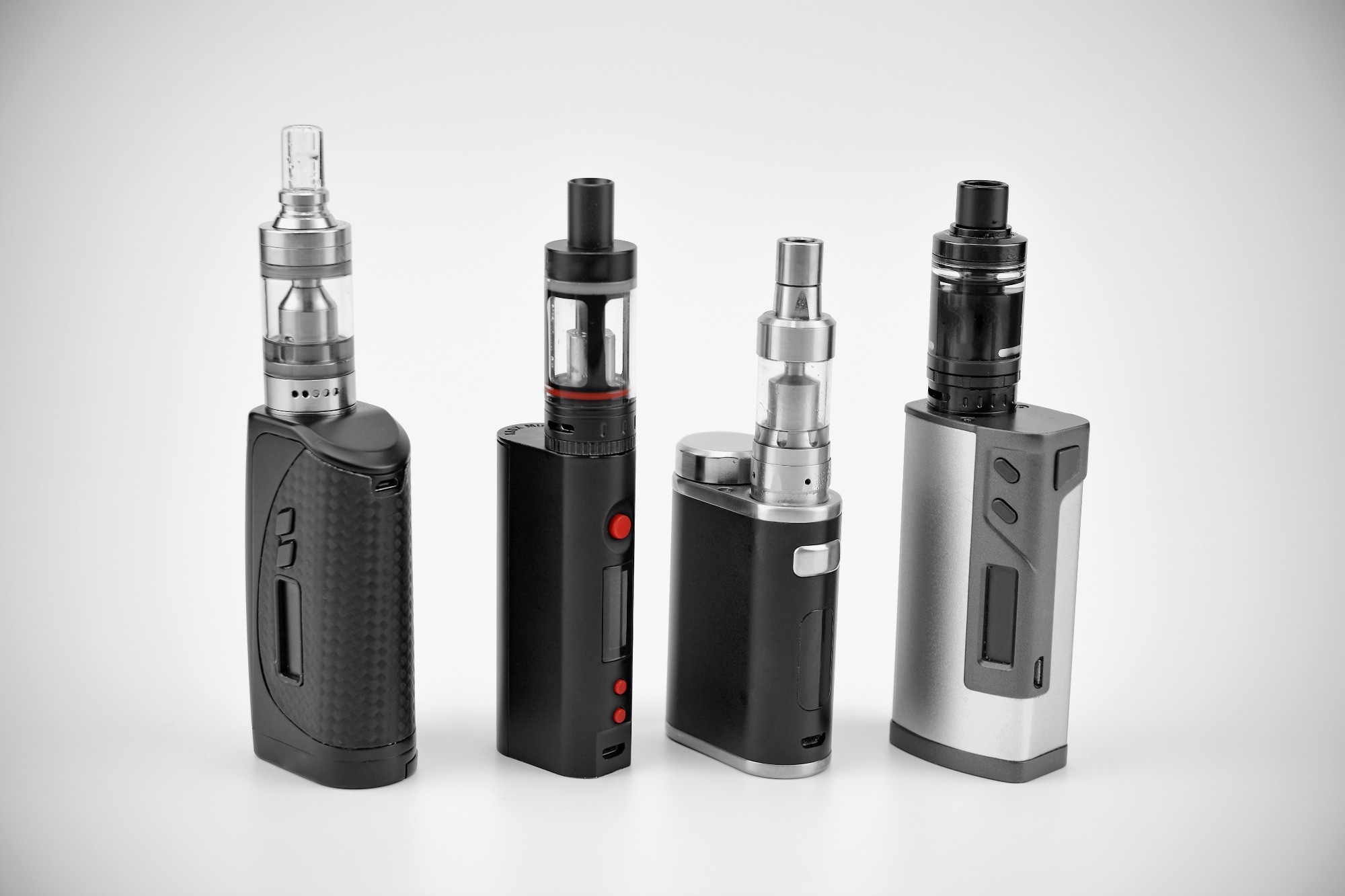 elfbar nachfüll pod läuft aus L'OMS alerte sur les dangers du tabac chauffé et des cigarettes  électroniques chez les jeunes main image 1