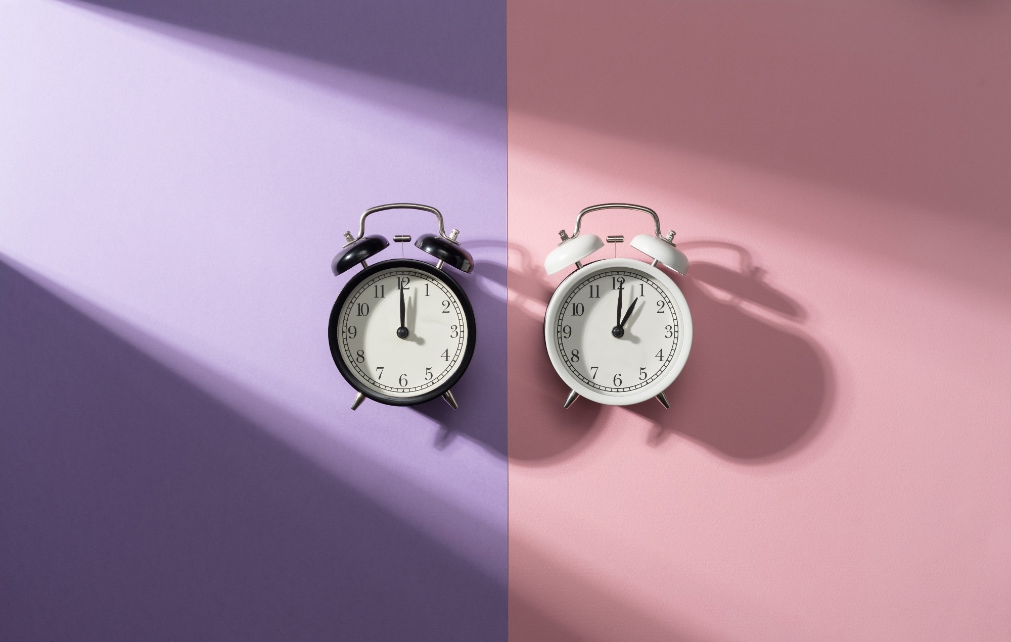 Study: Daylight Savings Time and Acute Myocardial Infarction. Image Credit: Stokkete / Shutterstock