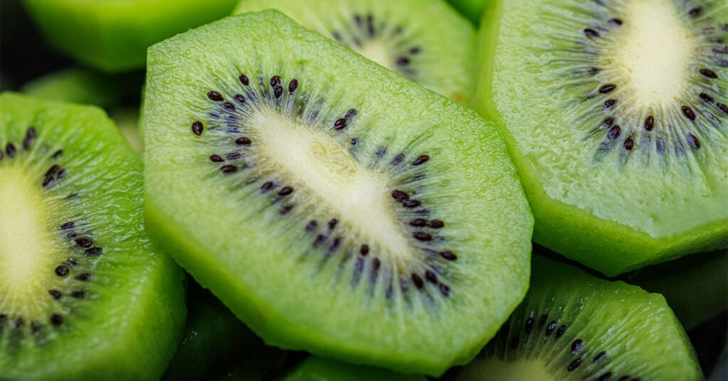 Constipation chronique : le kiwi et l'eau minérale peuvent être les meilleurs pour apporter un soulagement