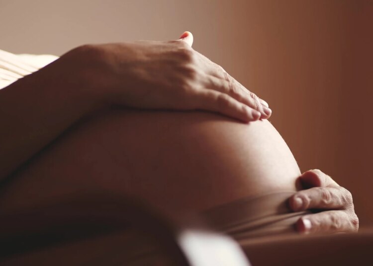 Le profilage des métabolites sanguins surpasse l'IMC pour prédire les complications de la grossesse