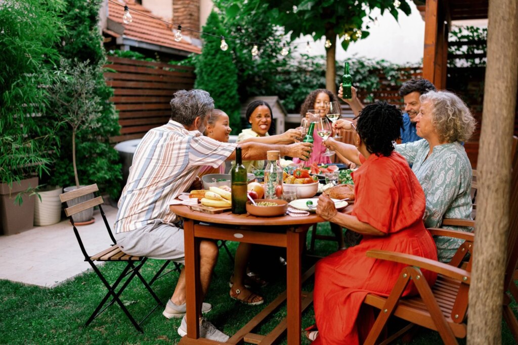 Study: Sharing meals is associated with greater wellbeing. Image Credit: BrightGridVisuals / Shutterstock
