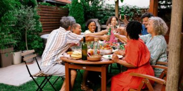 Study: Sharing meals is associated with greater wellbeing. Image Credit: BrightGridVisuals / Shutterstock