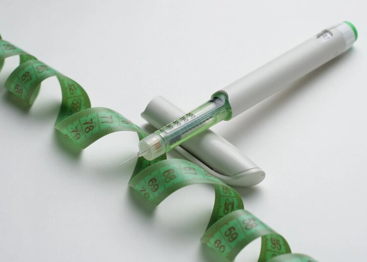 Study: Cost-effectiveness of tirzepatide versus semaglutide for patients with obesity or overweight in the US: evidence from the SURMOUNT-5 head-to-head phase-3 trial. Image Credit: Gecko Studio / Shutterstock