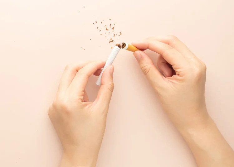 Long-term risk of sudden cardiac death according to cumulative smoking exposure and smoking cessation in the Copenhagen City Heart Study. Image Credit: Orawan Pattarawimonchai / Shutterstock