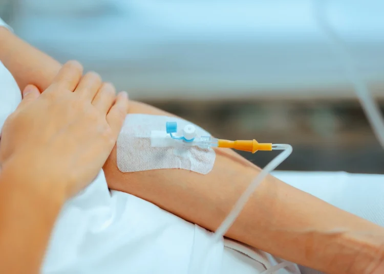 Study: Comparison of Olive Versus Fish Oil Based Parenteral Nutrition and Clinical Outcomes - A Systematic Review. Image Credit: Nicoleta Ionescu / Shutterstock