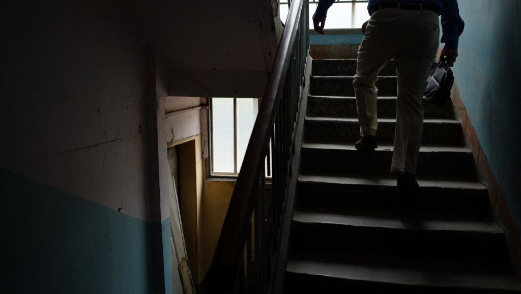 Prendre les escaliers cinq fois par jour réduit de 20% le risque cardiovasculaire selon une étude
