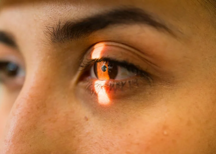 La distance parcourue par vos yeux peut changer ce que vous voyez