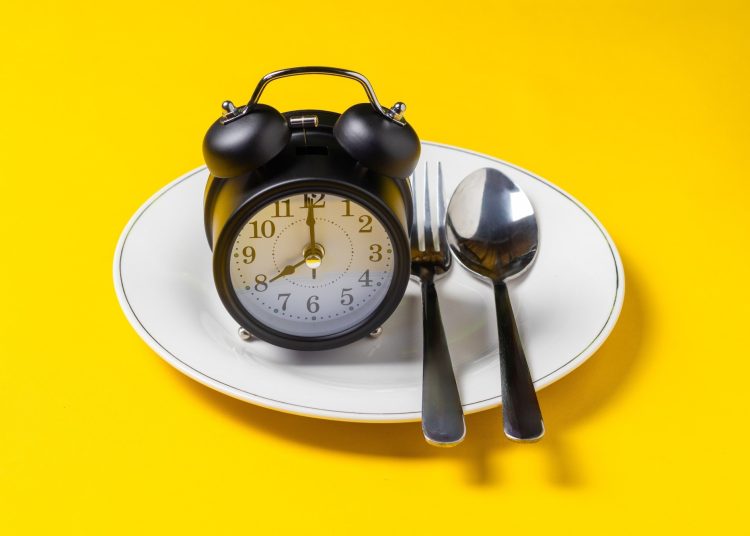 Study: Later Energy Intake within a Shorter Eating Window is Associated with Adverse Metabolic Profiles among Korean Adults. Image Credit: neontetra1 / Shutterstock