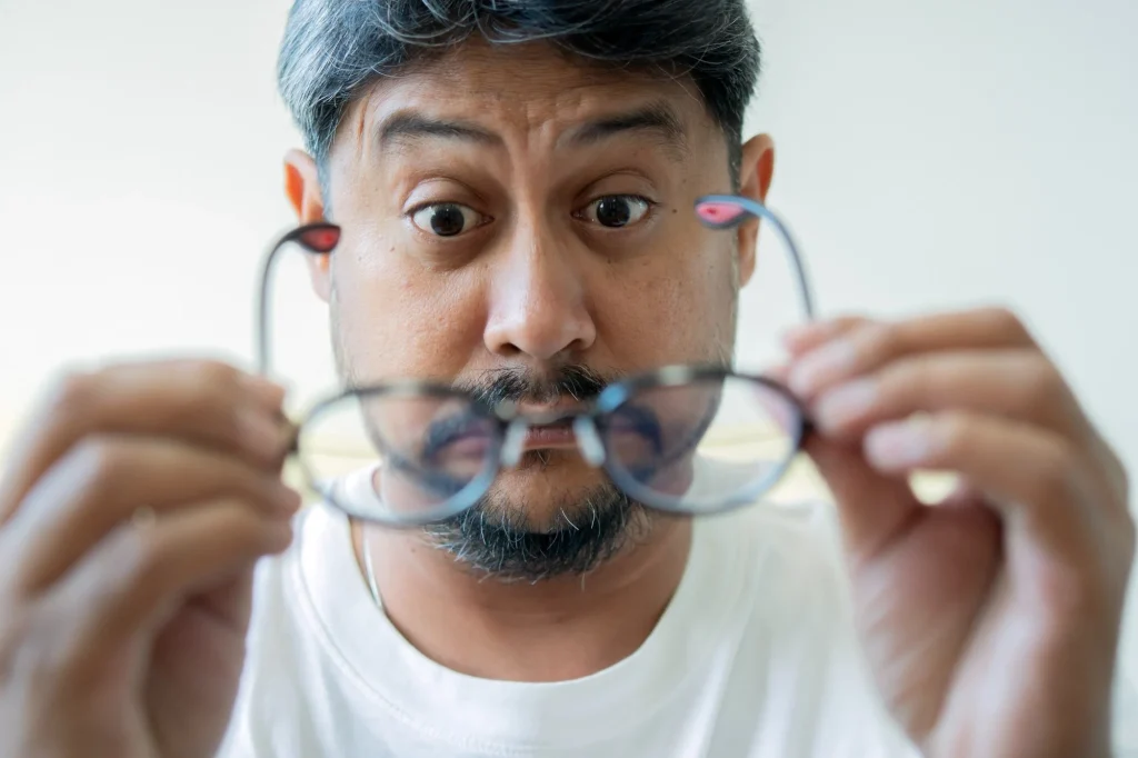 Study: Severity and progression of visual impairment and risk of dementia. Image Credit: Kunlathida6242 / Shutterstock